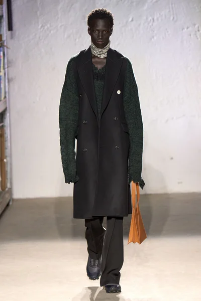 Look 37